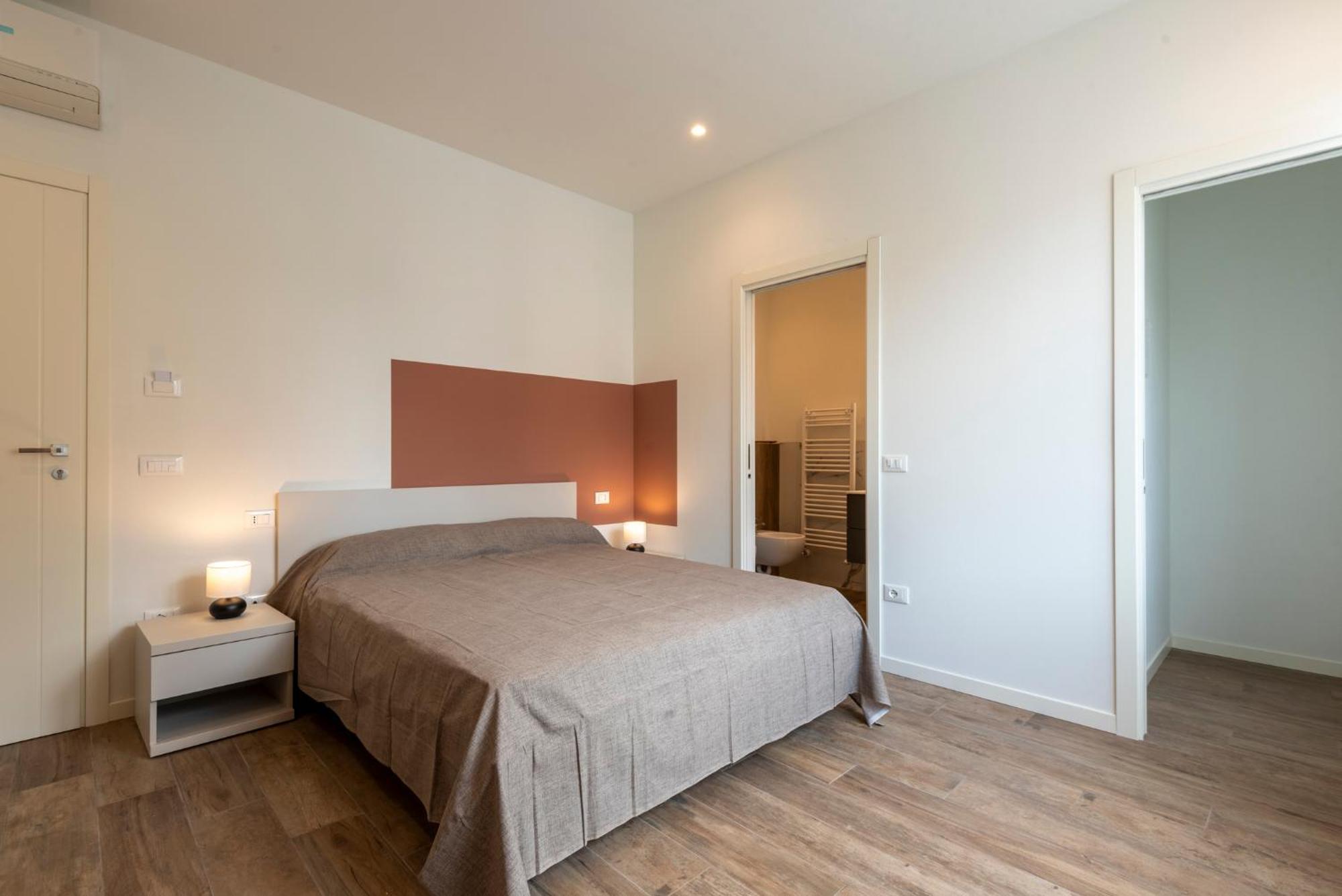 לוקה Iarsera Rooms And Apartment מראה חיצוני תמונה